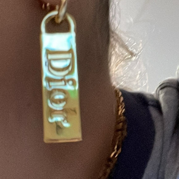 Preloved Christian Dior clip on earrings great condition gold color - Picture 4 of 11